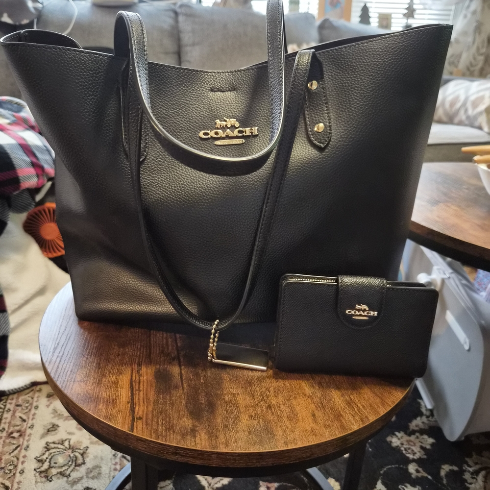 Coach Black Leather Tote Bag and Wallet Set